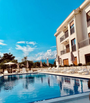 Emerald Suite with Pool, Private beach and Private Sea View Terrace